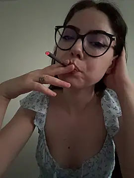 Chat +18 de KaylaLewyss ao vivo