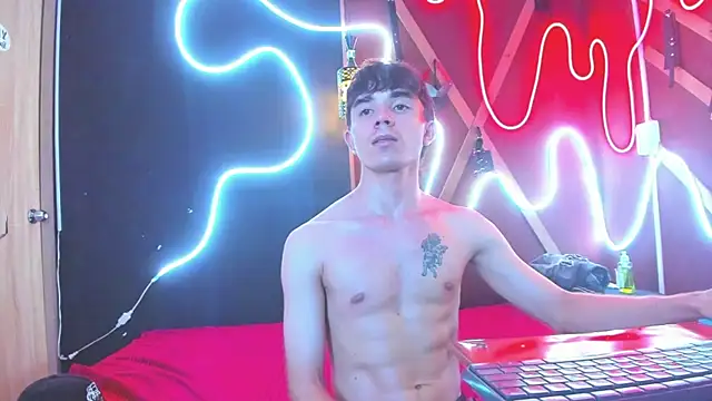 MaximumSteel_ Live XXX Chat