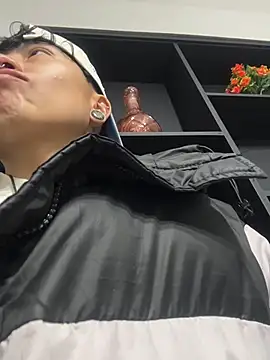 ian_mathias_ Chat XXX in diretta