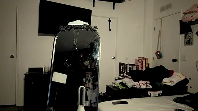 AshenRoe's Live XXX Chat