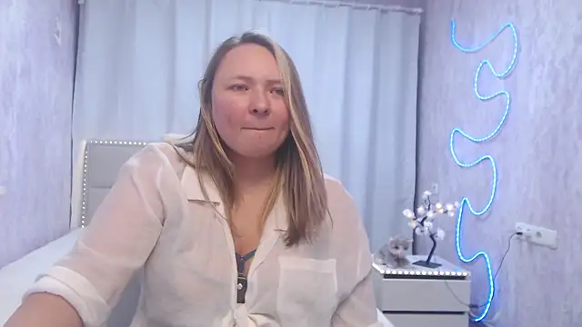 Chat +18 de SallyVerda ao vivo