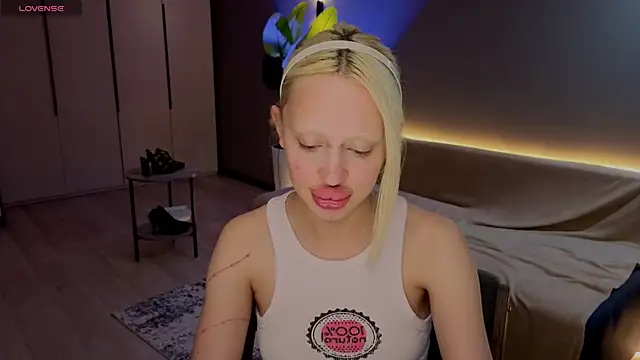 Luna_Beverly live XXX chat