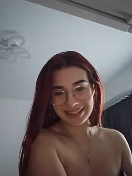 RedHeadFoxy's Live XXX Chat