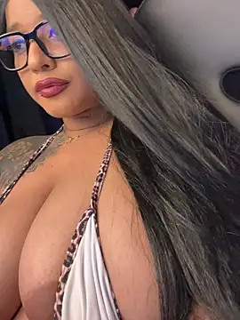 הופעת וובקאם של monroe_777
