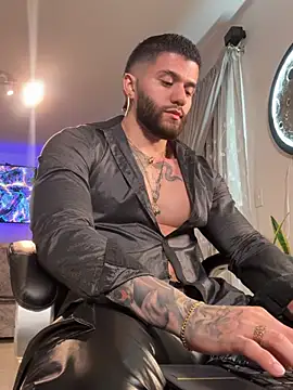 XXX chat uživo modela Frank_Farrell