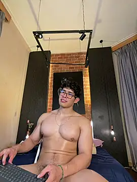 GrayAndrews Live XXX-chat
