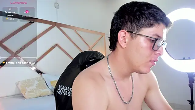 Carlos_brinez's Live XXX Chat