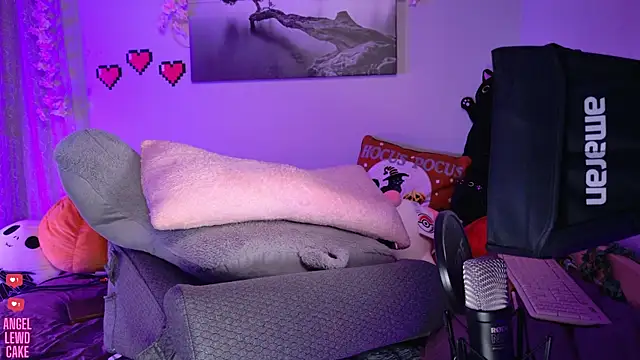 Angel-Lewd-Cake Chat XXX in diretta