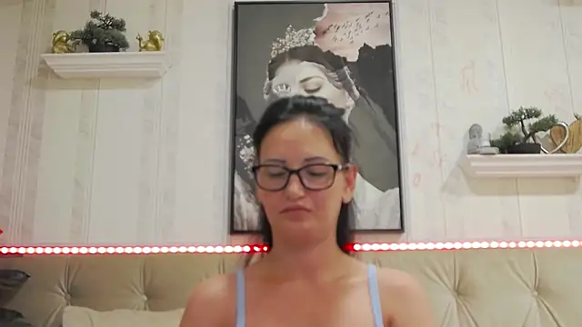 HellenDesire's Live XXX Chat