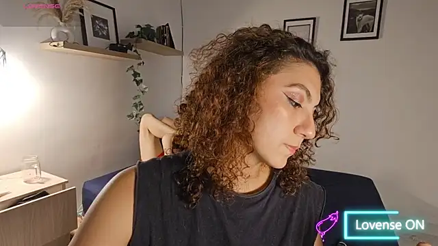Chat +18 de Mia_belmont ao vivo