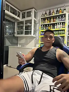 OliverWest04 Chat XXX in diretta