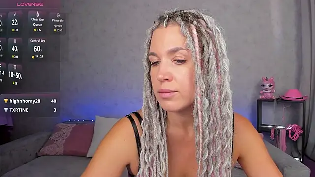 XXX chat uživo modela Fire__Dancer