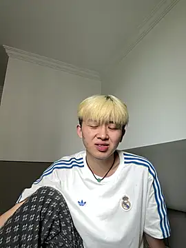 Dddd-6666's Live XXX Chat