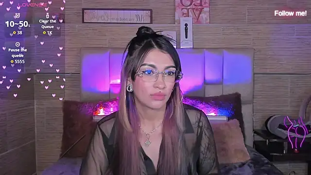 Czat XXX na żywo – mia_devine_
