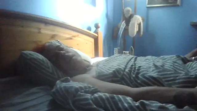 XXX chat uživo modela SHARPSkinhead