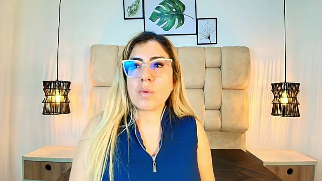 AdharaSmithh élő XXX-chatje