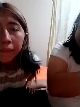 sarah12333's Live XXX Chat