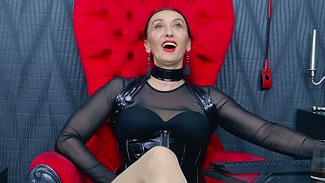 Chat +18 de MistressDora ao vivo