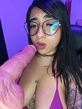 Chat +18 de Sexy_cristall_ ao vivo