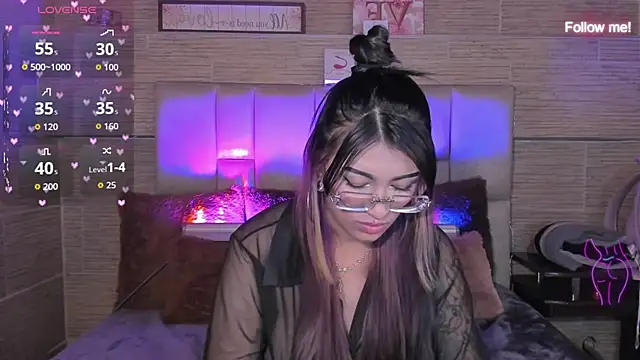 แชท XXX สดของ mia_devine_