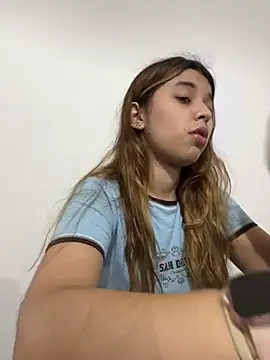baddieasiantv Adlı Modelin Canlı Sohbet Odası