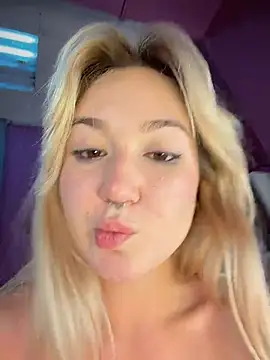 Chatroom XXX en direct de Rimmahottes