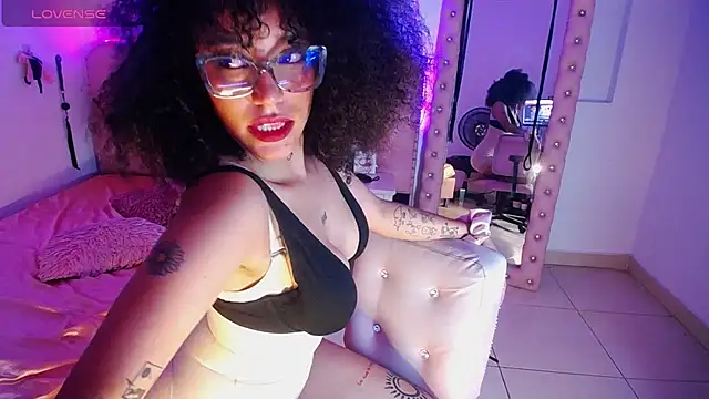 Scarleth_Victoria Adlı Modelin Canlı XXX Sohbeti