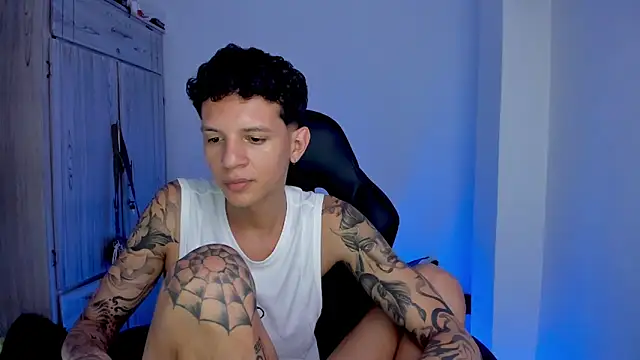Chat +18 de tylerrnova ao vivo