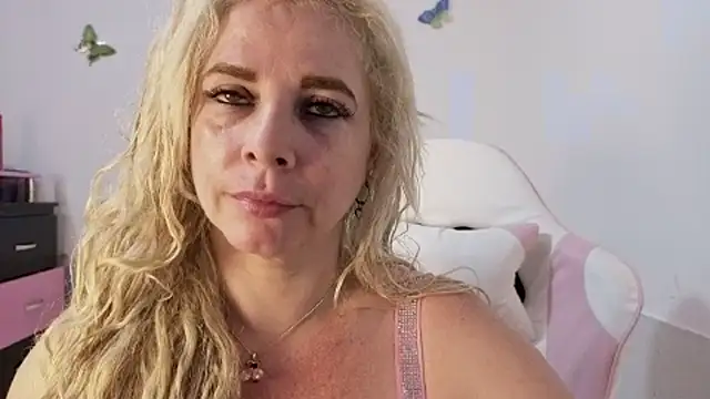 HannaBrave Chat XXX in diretta