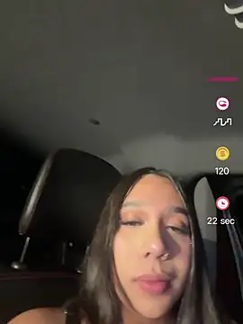 BitchySalome's Live XXX Chat