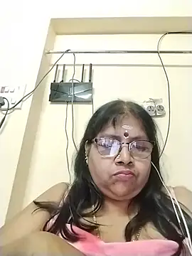 XXX chat uživo modela bigbum68