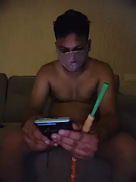 צ'אט XXX בשידור חי של arya_john