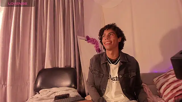 kleo_helenos' Webcam Show