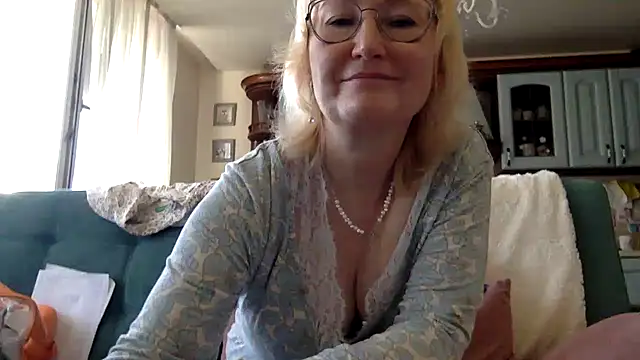 Zeyona's Live XXX Chat