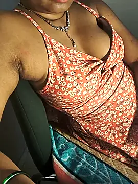 DIRTYSECRET_QUEEN_07 Adlı Modelin Canlı XXX Sohbeti