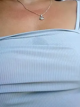 Hotmommax élő XXX-chatje