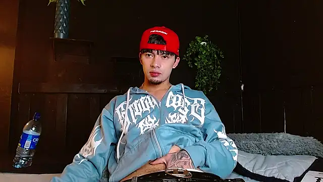 Chat +18 de steev_adams ao vivo