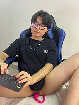 _Tommy_7 live XXX chat