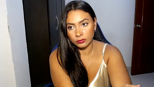meghan2 Adlı Modelin Canlı XXX Sohbeti
