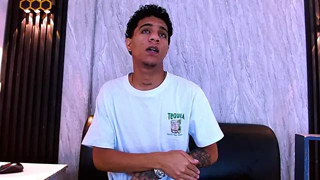 _Thiago12 XXX чат на живо