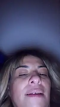 nadianaughty2 Adlı Modelin Canlı XXX Sohbeti