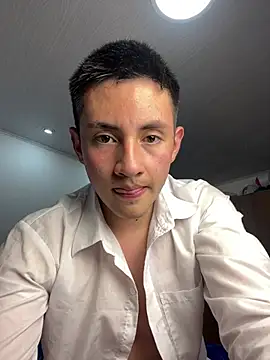 andreslavado's Webcam Show