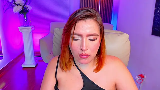 karla_hill_28's Live XXX Chat