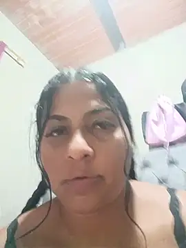 Giselabrunette25's Live XXX Chat