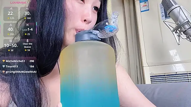 Tavie1744 即時 XXX 聊天