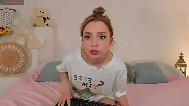 Little_Clare's Live XXX Chat