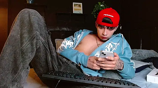 steev_adams' Live XXX Chat