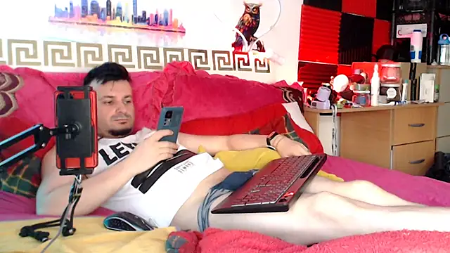Hugec0ck007n Live XXX chat
