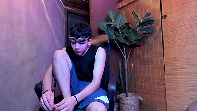 AxelStong Live XXX Chat