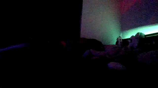 BedazedFirefly 在線直播表演